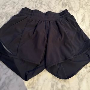 lululemon hottie hot shorts navy blue